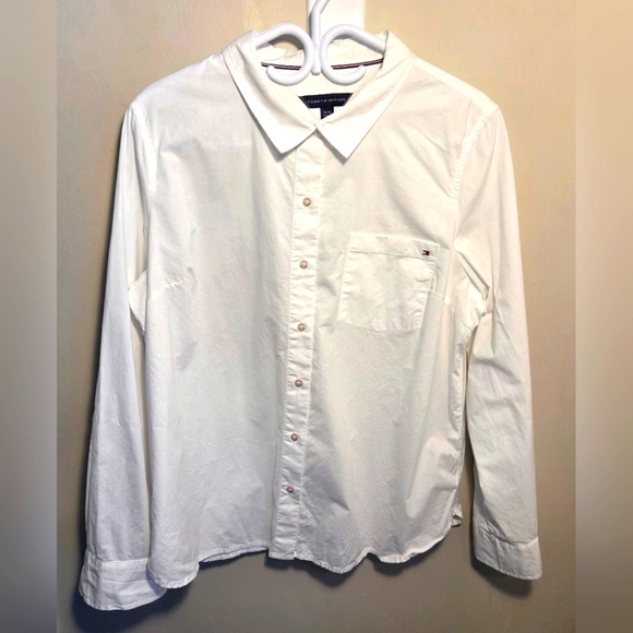 Tommy Hilfiger Other - ⭐️Tommy Hilfiger Womans White Shirt Size XL